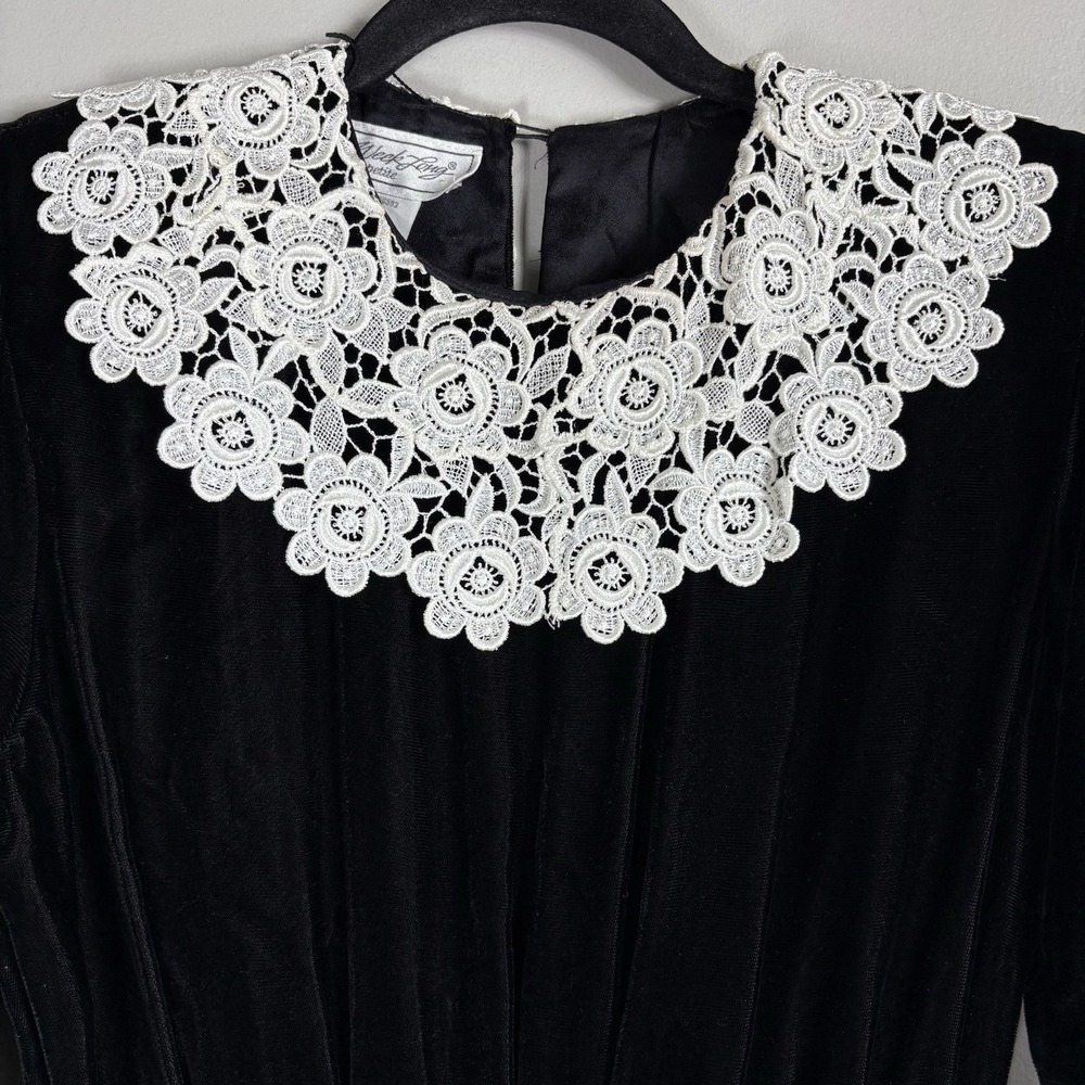 All Week Long Women's 12P Black Velvet Lace Bib Collar Lined A Line Dress VTG